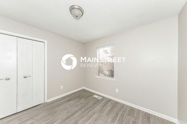Building Photo - 3 Bedroom Pet-Friendly Home in Birmingham, AL with Main Street Renewal