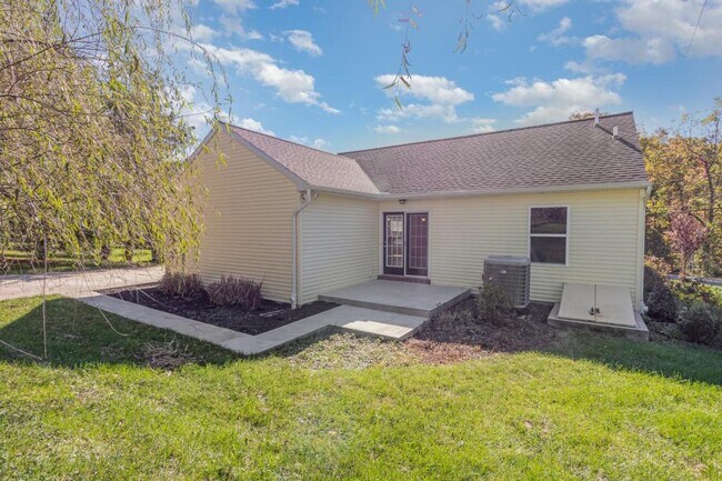 Building Photo - 927 E Lisburn Rd