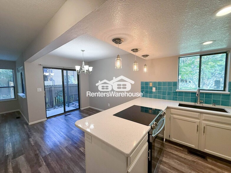 Building Photo - 6233 Willow Ln