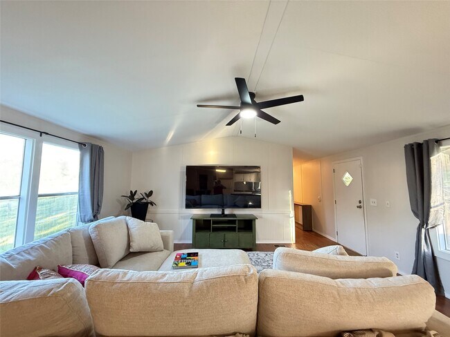 Building Photo - 3074 S Farm to Market 1486