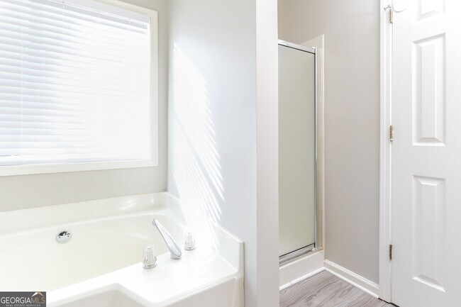 Building Photo - 852 New England Ct