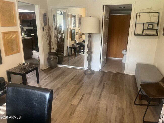 Building Photo - 10330 W Thunderbird Blvd