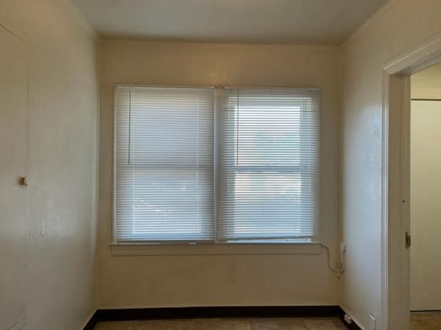 Building Photo - 516 N White St