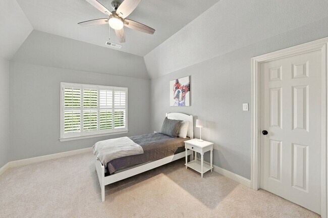 Building Photo - 1308 Cotulla Dr