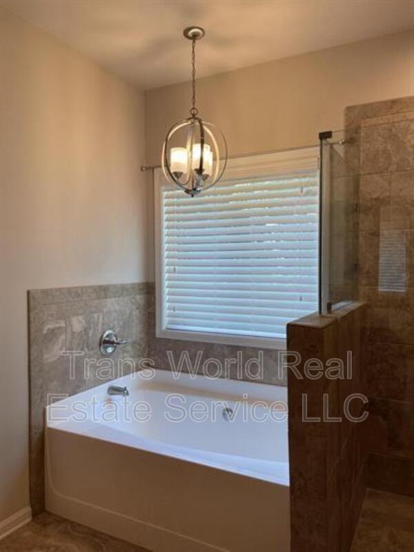 Building Photo - 5689 Wheeler Ridge Rd