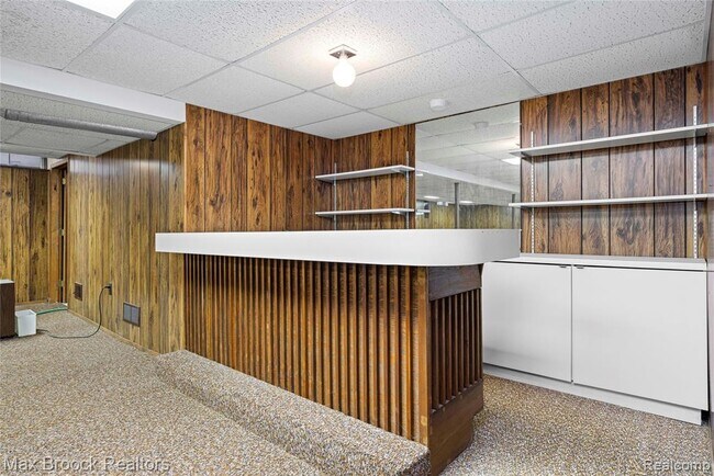 Building Photo - 28977 Lake Park Dr