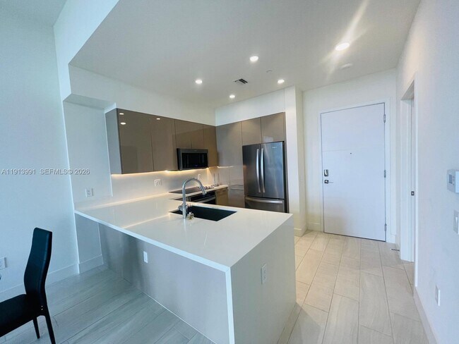 Building Photo - 2000 Metropica Wy