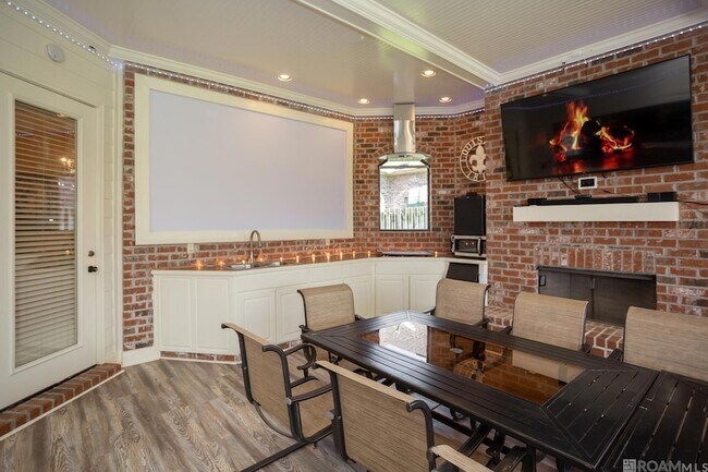 Building Photo - 9430 Magnolia Crossing Dr