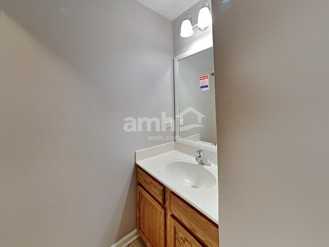 Building Photo - 606 Wildwood Ln