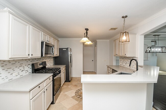 Building Photo - 9203 Split Ridge Ln