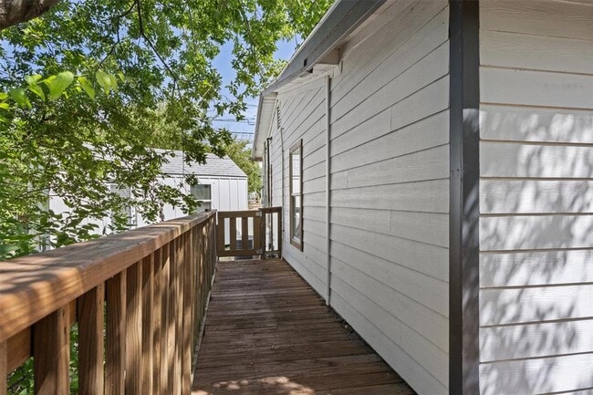 Building Photo - 1167 Ridgeway Dr