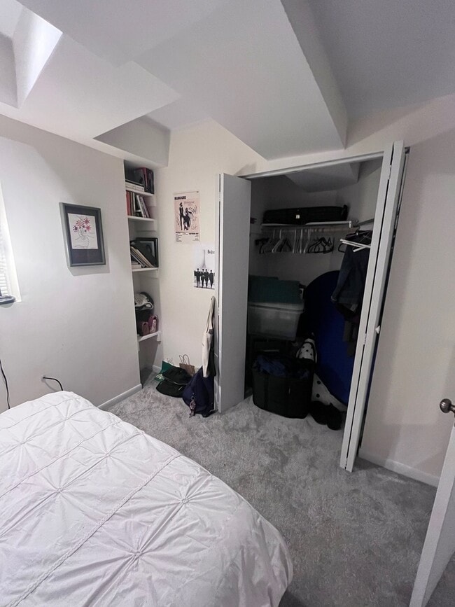 Building Photo - 2229 N Southport Ave