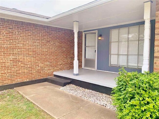 Building Photo - 4207 SE Camden Way