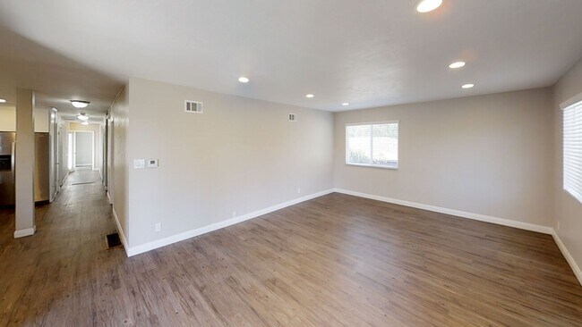 Building Photo - HUGE House on College! Quick Walk to Campus!