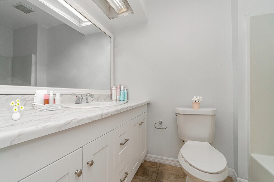 Building Photo - 212 Majors Ln