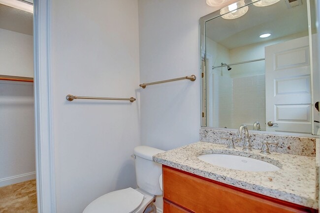 Building Photo - CHICKS BEACH CONDO FOR RENT - VIRGINIA BEACH!