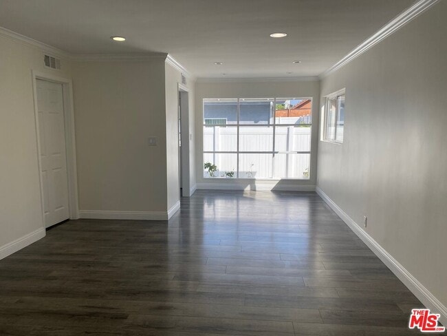 Building Photo - 6644 Atoll Ave