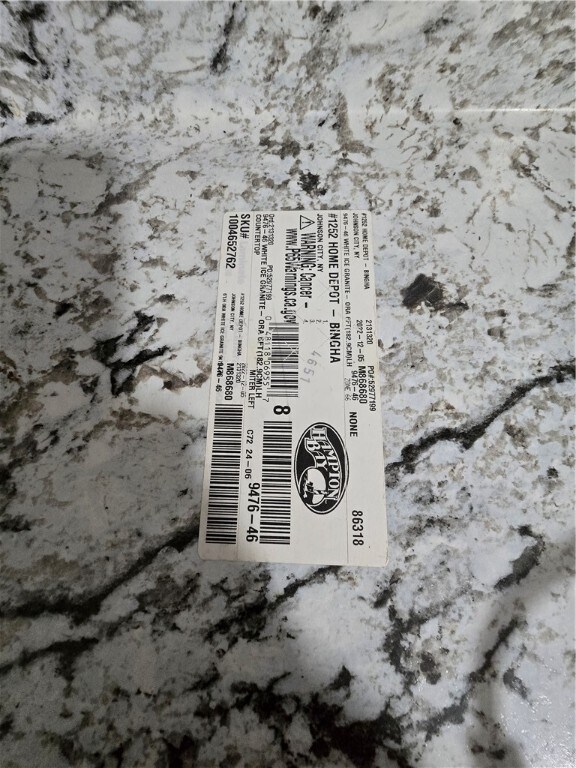 Building Photo - 41 Maple St