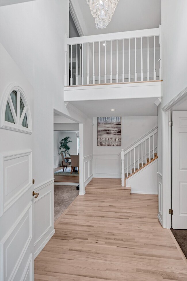 Building Photo - Luxurious 4-Bedroom Family Home Minutes Aw...