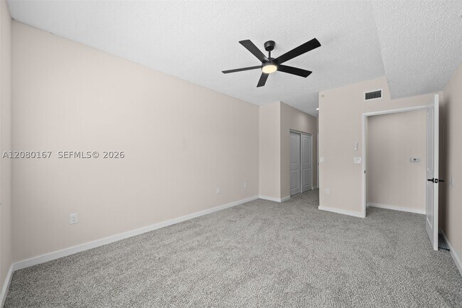 Building Photo - 6992 SW 39th St