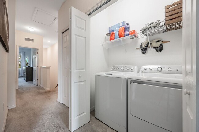Building Photo - Experience Town Home living.. Welcome to W...