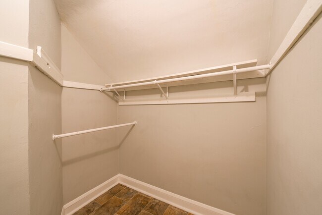 Building Photo - 202 E 27th St