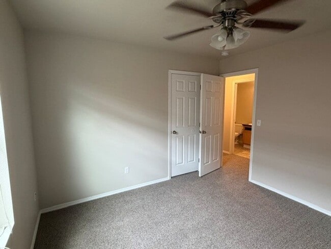 Building Photo - Beautiful 3 be 2 bath home with office in Meridian just off Locust Grove and Amity