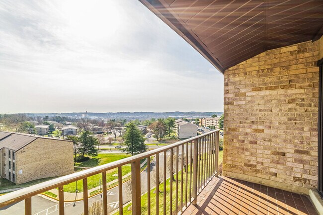 Building Photo - 6145 Edsall Rd