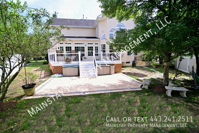 Building Photo - Immaculate 5 Bedroom SFH W/ Private Deck &...