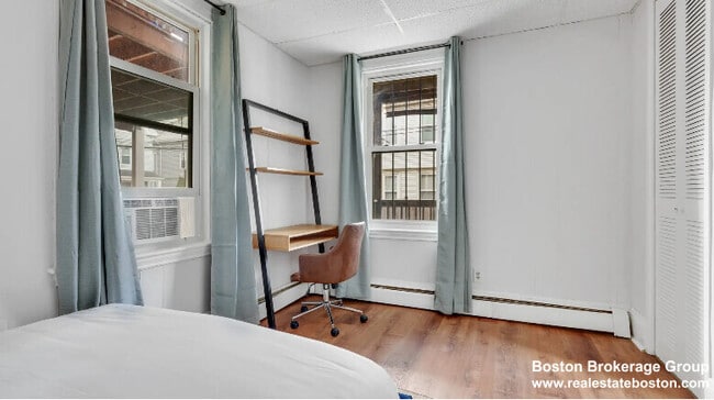 Building Photo - 823 Dorchester Ave