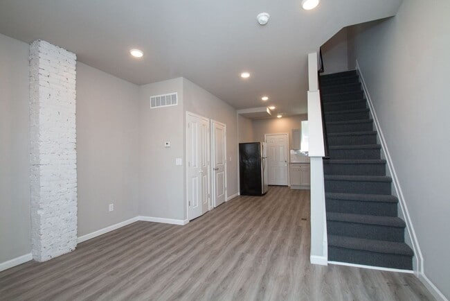 Building Photo - 1419 N Ithan St