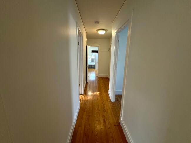 Building Photo - 5058 W Carmen Ave
