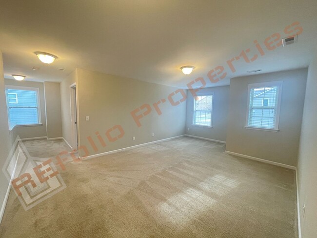 Building Photo - 288 Heathwood Dr