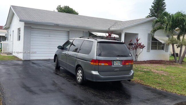 Primary Photo - 7205 NW 76th Pl