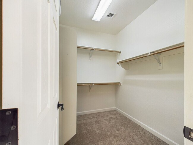 Building Photo - Carefree Hwy/27th Dr Gorgeous 6 Bedrooms/4 Bath 3695 Sq Ft Home