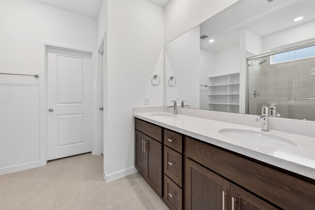 Building Photo - 9730 Westminster Mnr Dr