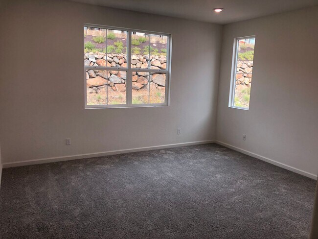 Building Photo - BEAUTIFUL HOME IN FOLSOM IN GATED COMMUNITY!!