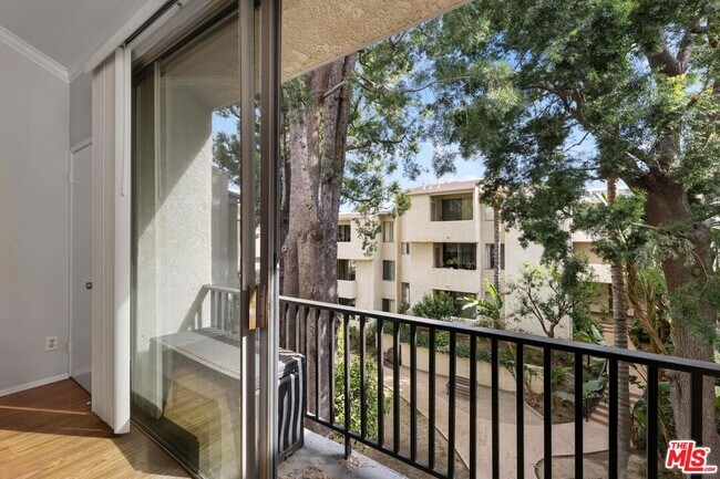 Building Photo - 5325 Newcastle Ave