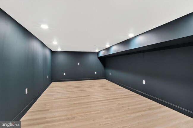 Building Photo - 712 N American St