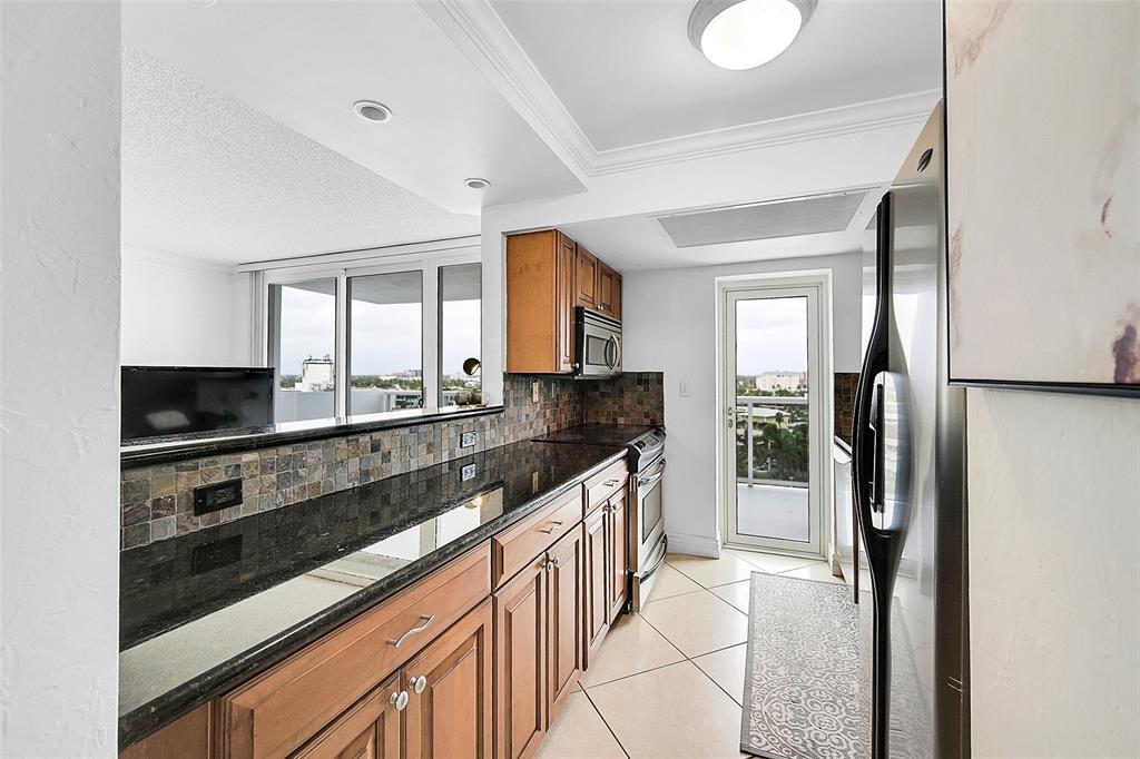Building Photo - 2715 N Ocean Blvd