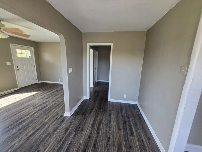 Building Photo - 3 Bedroom - 2 Bath Home in Spokane Valley