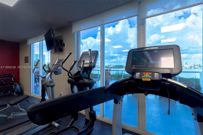 Building Photo - 17050 N Bay Rd