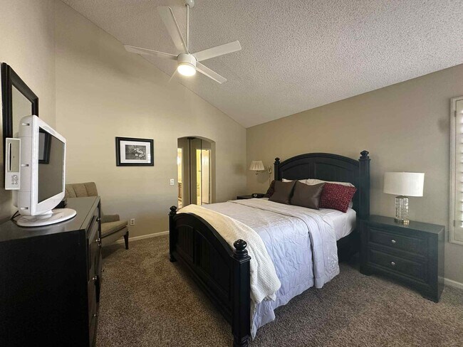 Building Photo - 4 Hermosillo Ln