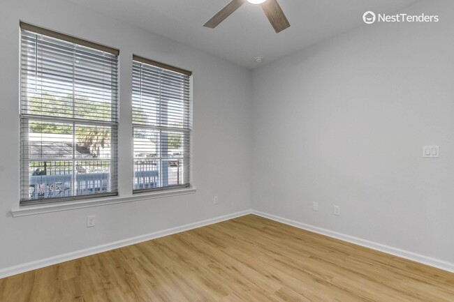 Building Photo - Amelia Island Coastal Charmer!