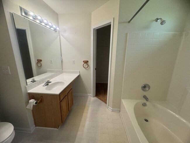 Building Photo - 1410 Juniper Hills Ln