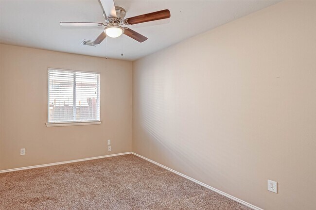 Building Photo - 4727 Wind Trace Dr