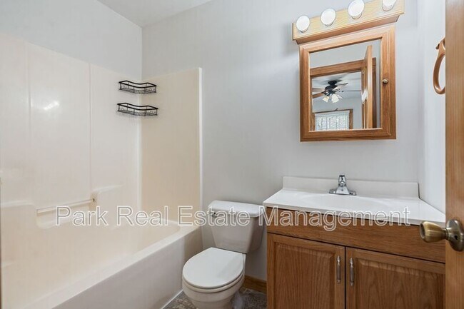 Building Photo - 35 Hedgecock Farm