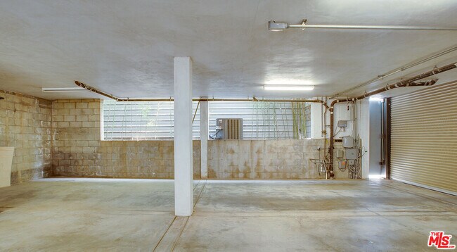 Building Photo - 538 Broadway St