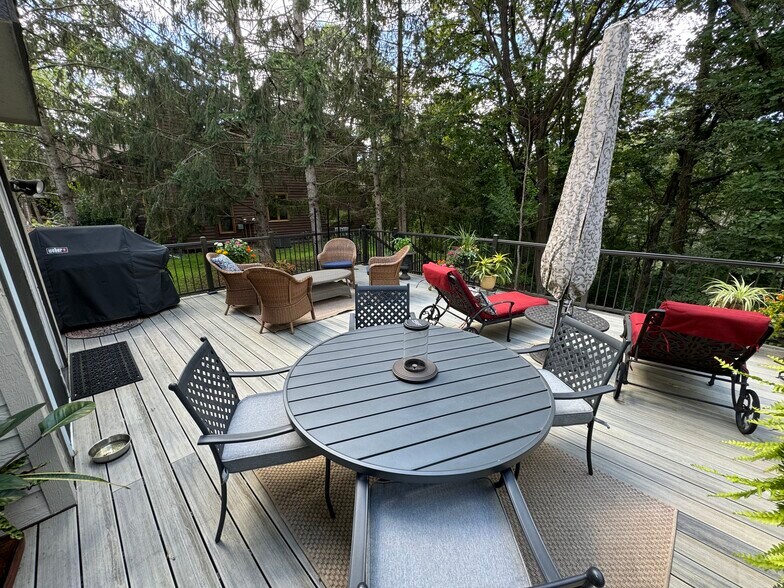 Deck - 6868 Stonewood Ct