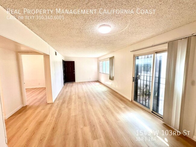 Building Photo - RENOVATED 3 Bedroom 1 Bath Apartment with ...